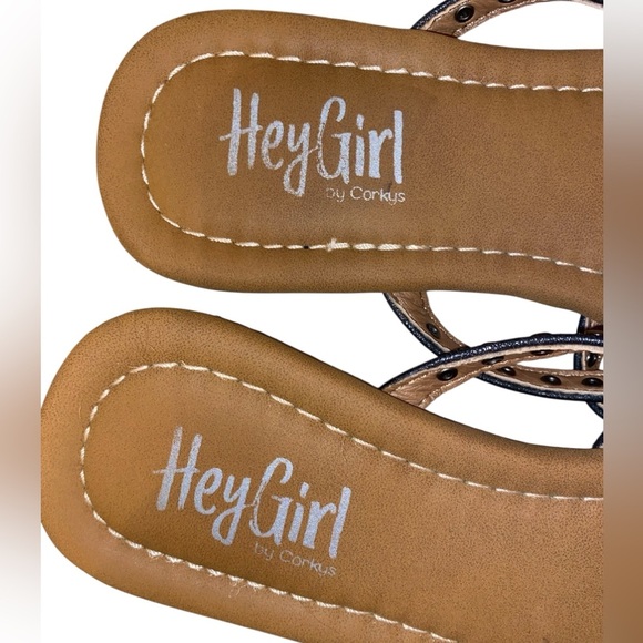 Hey Girl by Corkys Swimsuit Studded Slip On Sandal in Tan and Black Size 7 - Picture 5 of 5